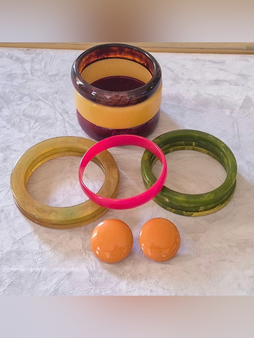 Vintage Bakelite Bundle (11 Bracelet 1 pr earrings)